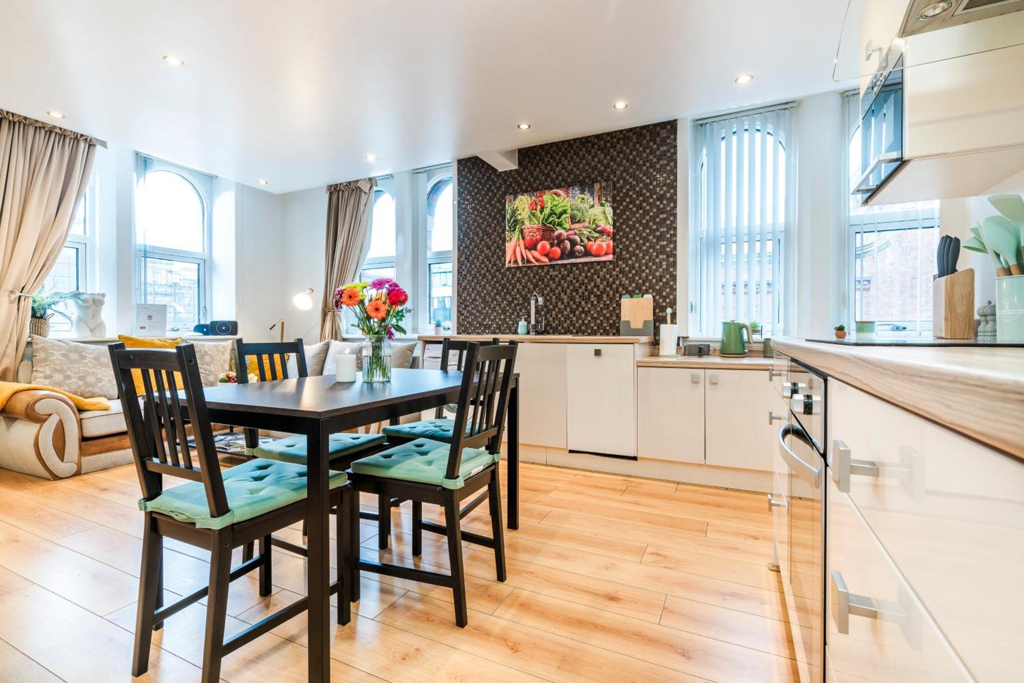 Cavern Quarters, Beautiful Two Bedroom City Centre Apartment By Garudy Serviced Apartments And Short Lets - Perfect For Longer Stays Liverpool Eksteriør bilde
