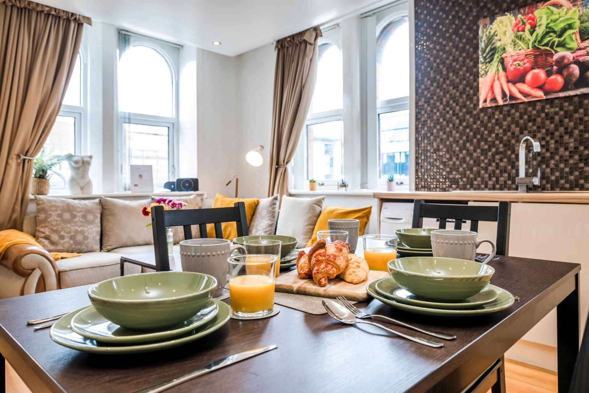 Cavern Quarters, Beautiful Two Bedroom City Centre Apartment By Garudy Serviced Apartments And Short Lets - Perfect For Longer Stays Liverpool Eksteriør bilde