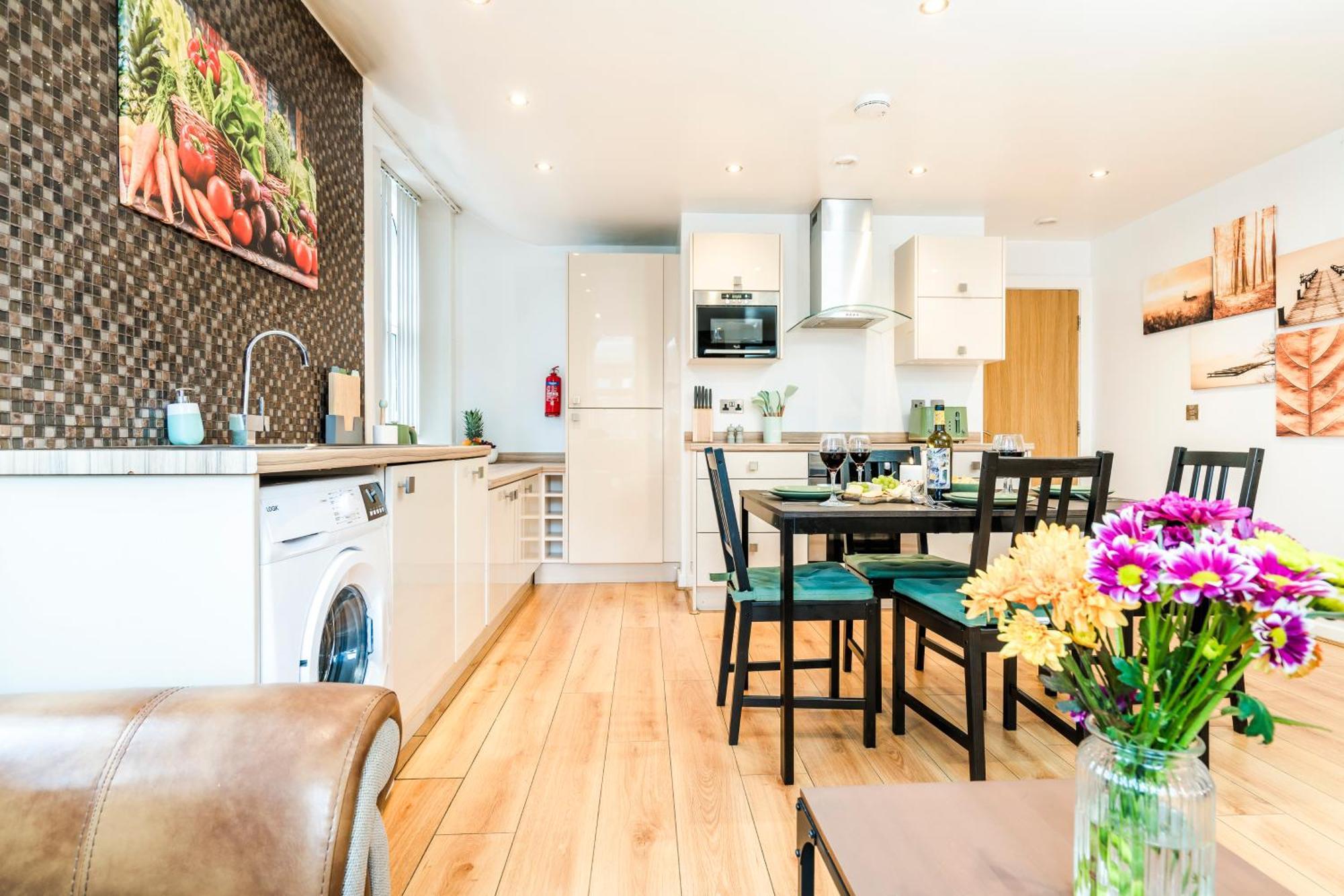 Cavern Quarters, Beautiful Two Bedroom City Centre Apartment By Garudy Serviced Apartments And Short Lets - Perfect For Longer Stays Liverpool Eksteriør bilde