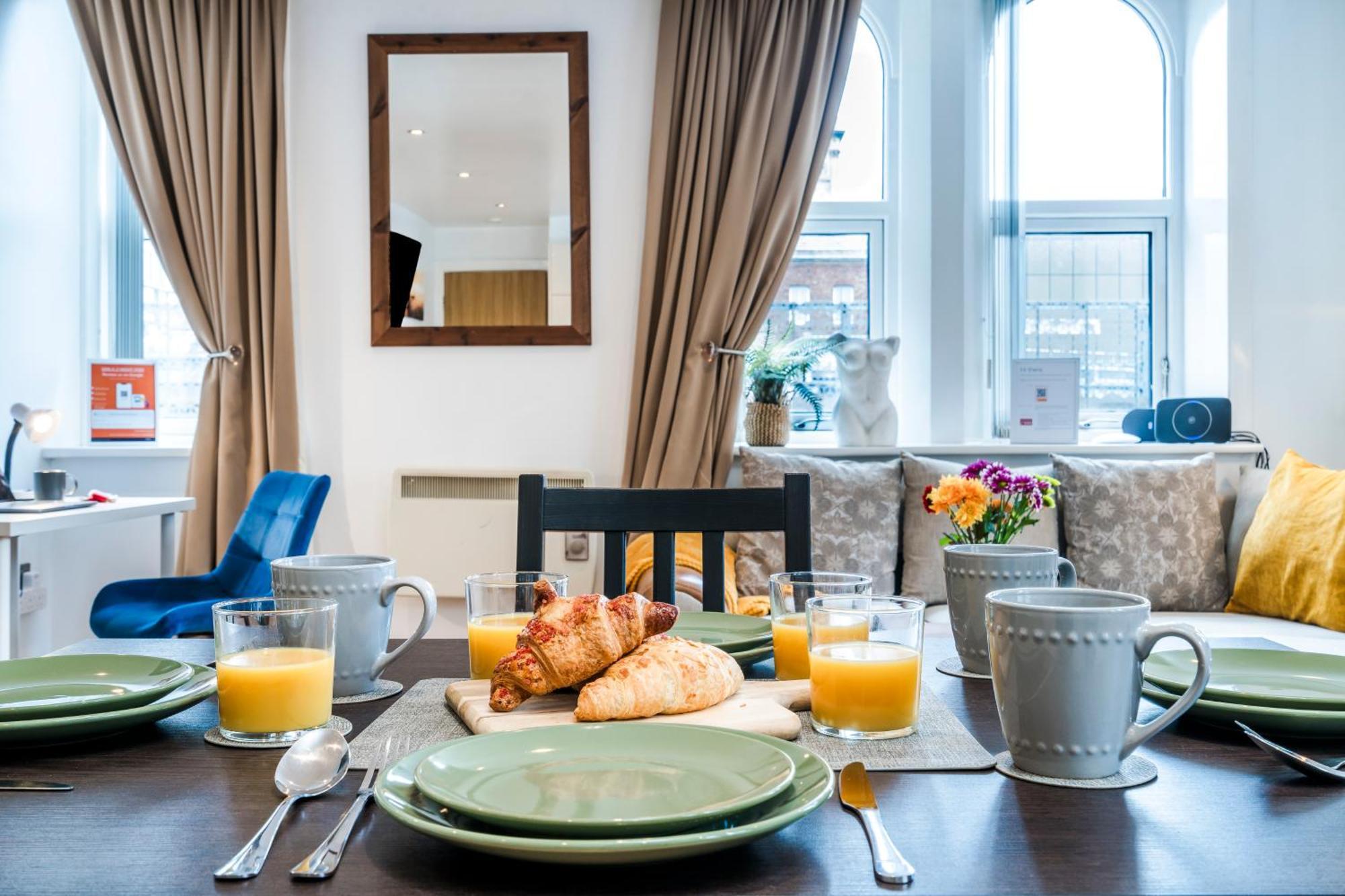 Cavern Quarters, Beautiful Two Bedroom City Centre Apartment By Garudy Serviced Apartments And Short Lets - Perfect For Longer Stays Liverpool Eksteriør bilde