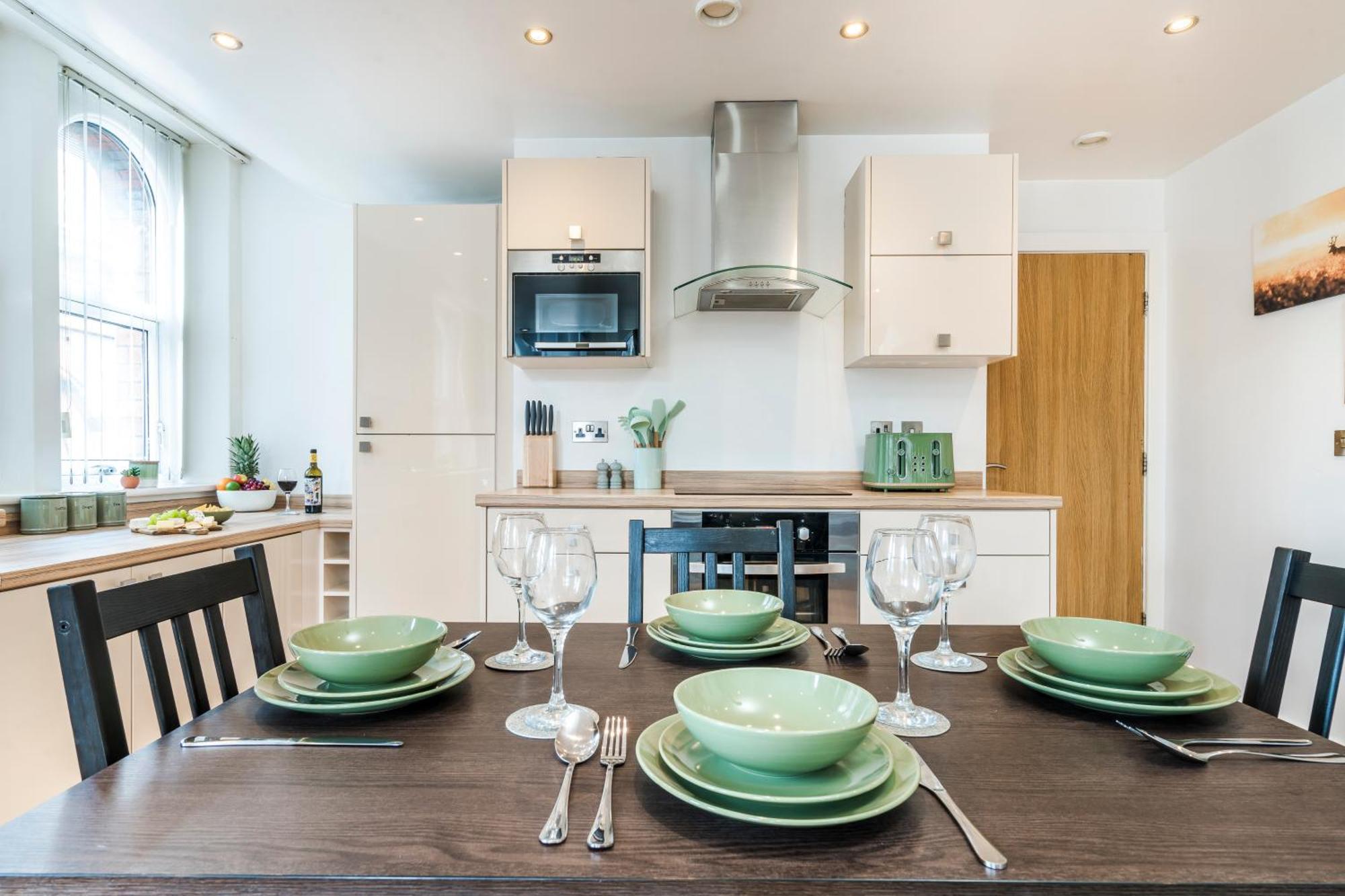 Cavern Quarters, Beautiful Two Bedroom City Centre Apartment By Garudy Serviced Apartments And Short Lets - Perfect For Longer Stays Liverpool Eksteriør bilde