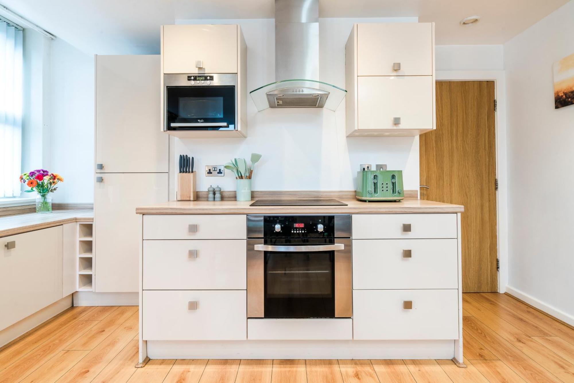 Cavern Quarters, Beautiful Two Bedroom City Centre Apartment By Garudy Serviced Apartments And Short Lets - Perfect For Longer Stays Liverpool Eksteriør bilde
