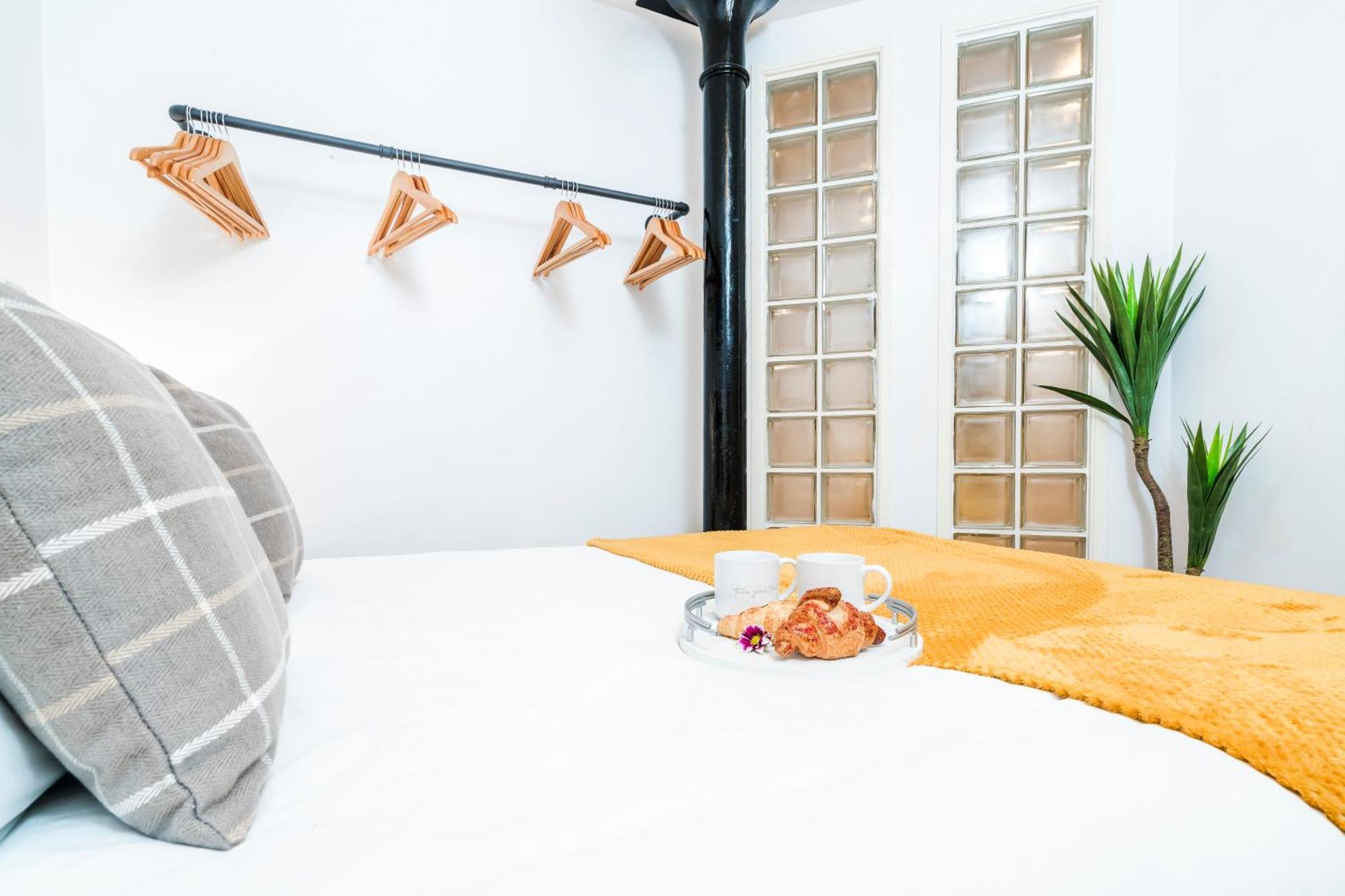 Cavern Quarters, Beautiful Two Bedroom City Centre Apartment By Garudy Serviced Apartments And Short Lets - Perfect For Longer Stays Liverpool Eksteriør bilde